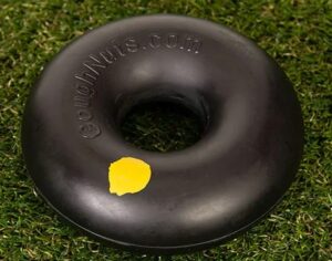 Foto van Goughnuts Zwarte Rubber Onverwoestbare Kauwring