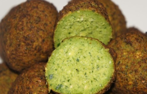 Mogen honden falafel eten